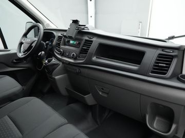 Car image 32