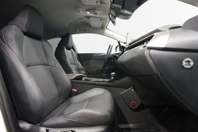 Car image 16