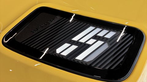 Car image 25