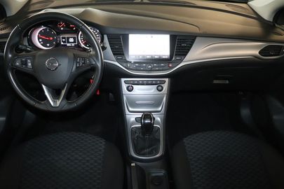 Car image 12