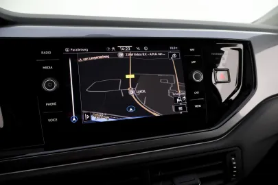 Car image 24