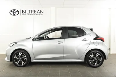Car image 5