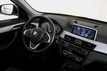 Car image 35