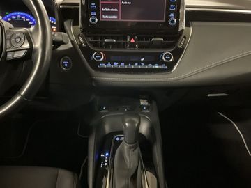 Car image 10