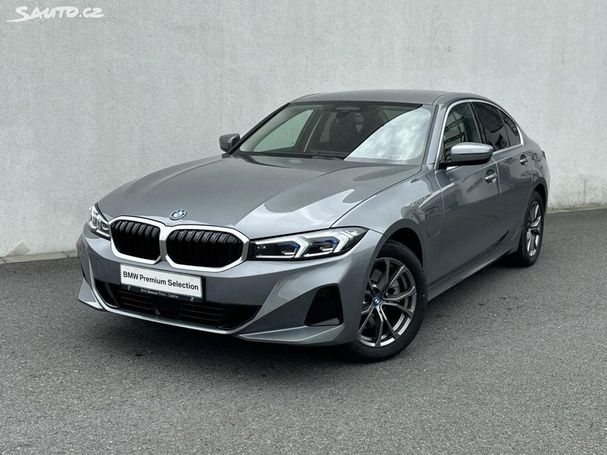 BMW 330e xDrive 215 kW image number 1