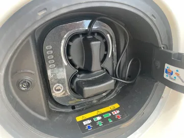 Car image 22