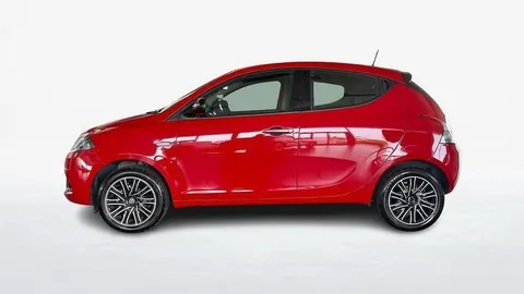Car image 3