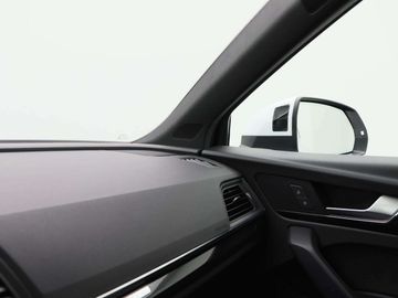 Car image 41