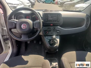 Car image 9