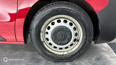 Car image 20
