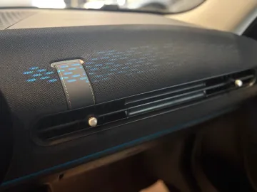 Car image 29