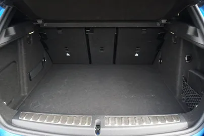 Car image 36