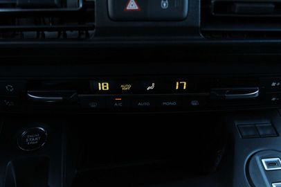 Car image 36