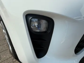 Car image 33