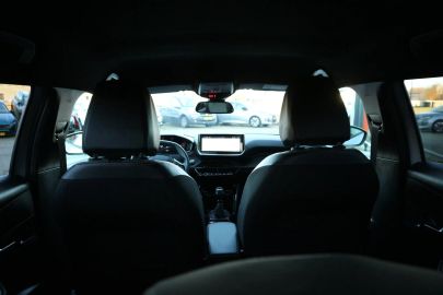 Car image 38