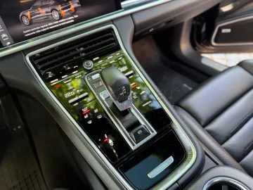 Car image 46