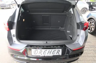 Car image 28