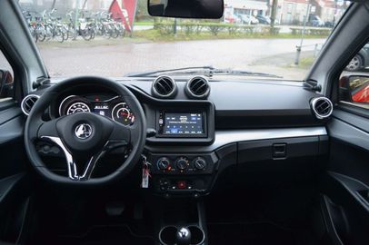 Car image 11