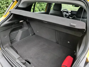 Car image 32