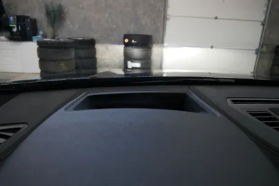Car image 36