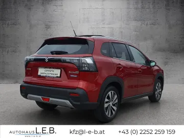 Car image 4