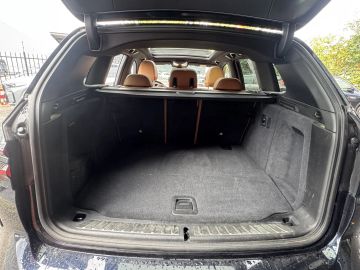 Car image 35