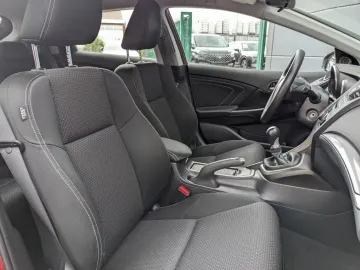 Car image 27