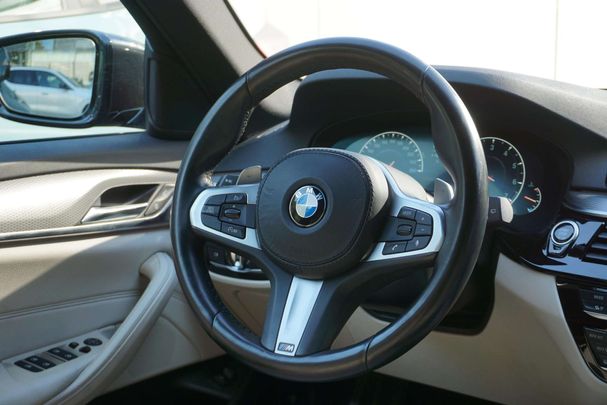 BMW 520i Touring 135 kW image number 25