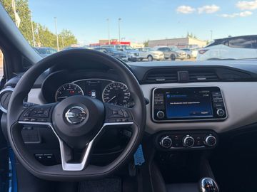 Car image 10