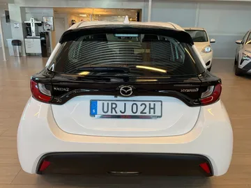 Car image 5