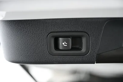 Car image 39