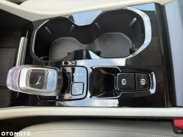 Car image 40