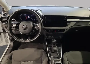 Car image 16