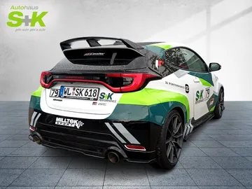 Car image 4