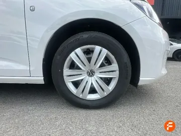Car image 28