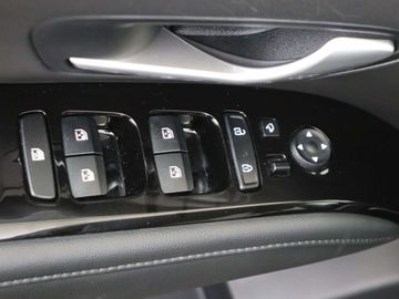 Car image 37