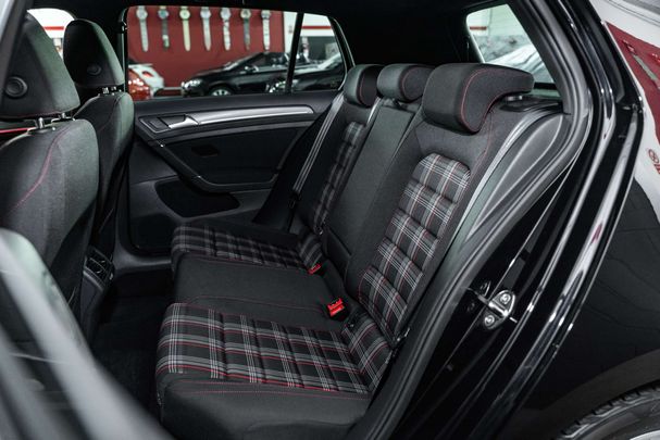 Volkswagen Golf GTI 2.0 TSI DSG Performance 180 kW image number 26