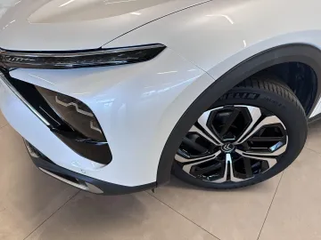 Car image 33