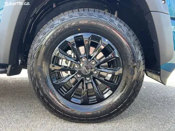 Car image 27