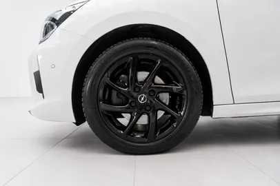 Car image 23