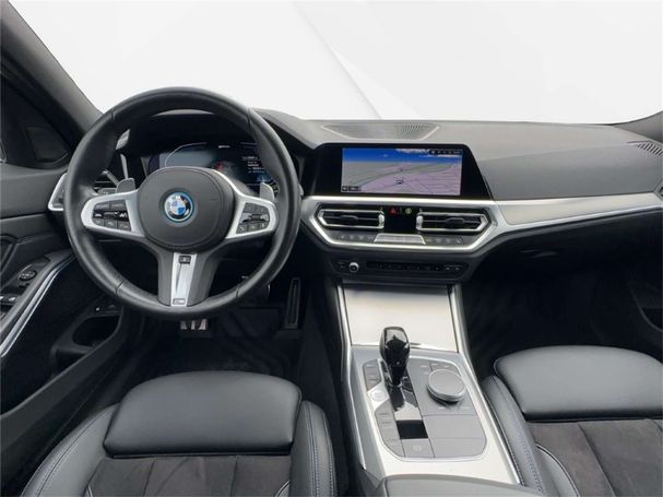 BMW 330 Touring xDrive 185 kW image number 15