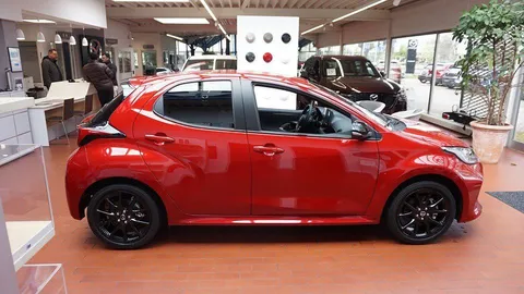 Car image 4