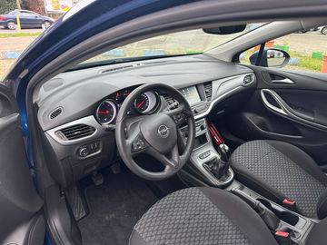 Car image 12