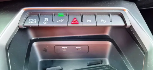Car image 27
