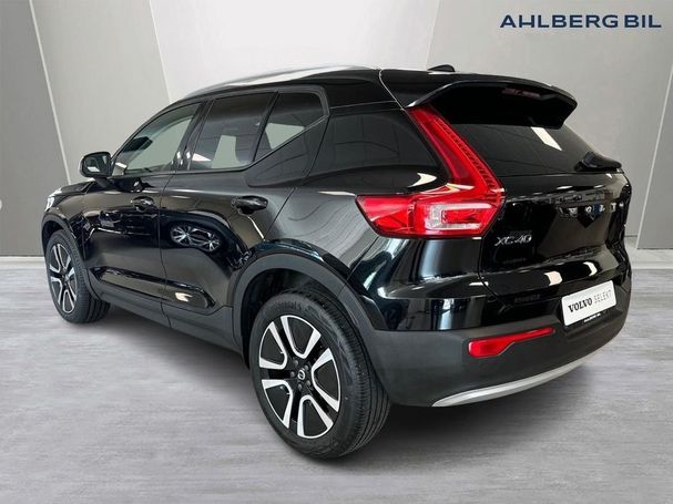 Volvo XC40 T2 Momentum 95 kW image number 3