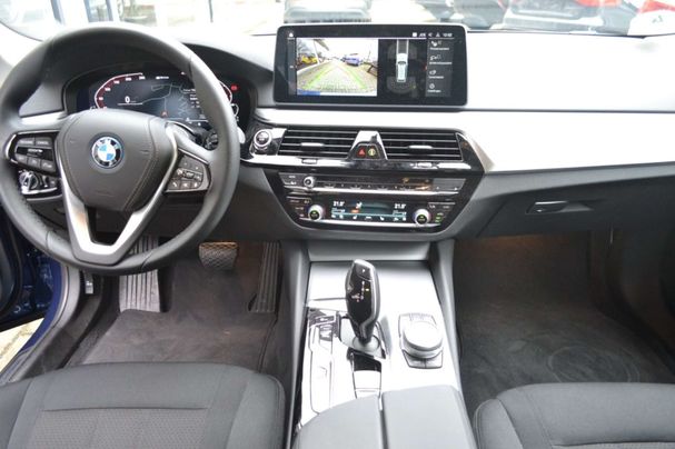 BMW 530 Touring 215 kW image number 9