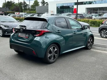 Car image 4