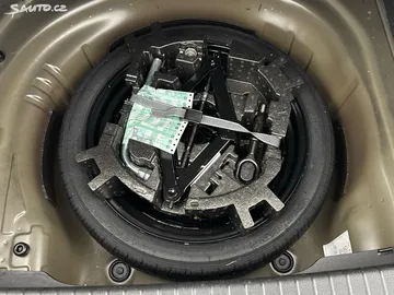Car image 29