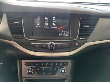 Car image 10