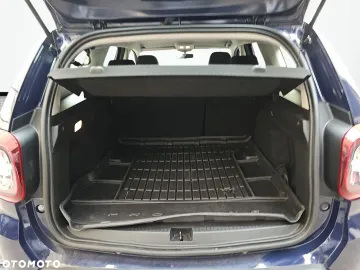 Car image 32
